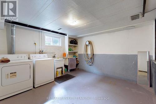11 Miles Dr, Caledon, ON - Indoor Photo Showing Laundry Room