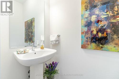 2 Seacoasts Circ, Vaughan, ON - Indoor Photo Showing Bathroom