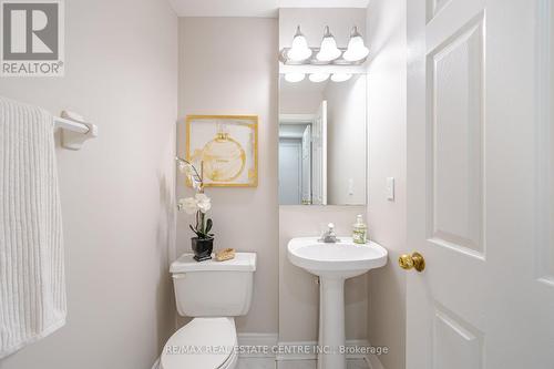 5938 Chorley Pl, Mississauga, ON - Indoor Photo Showing Bathroom