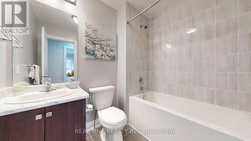 33 Bellflower Lane, Richmond Hill, ON - Indoor Photo Showing Bathroom