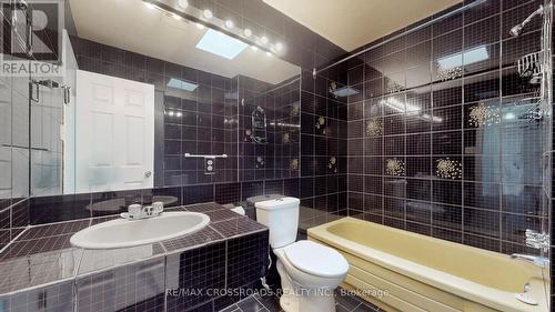 36 Flowervale Rd, Markham, ON - Indoor Photo Showing Bathroom