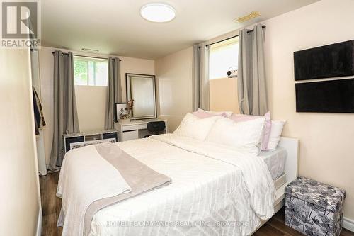 150 Bayview Ave, Georgina, ON - Indoor Photo Showing Bedroom