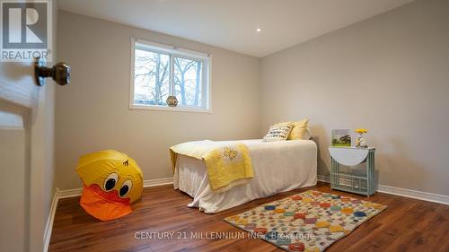 12 Bayview Avenue, Wasaga Beach, ON - Indoor Photo Showing Bedroom