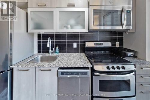 840 - 68 Abell Street, Toronto, ON - Indoor Photo Showing Kitchen With Upgraded Kitchen