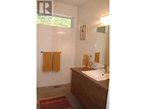 220 Sasquatch Trail, Osoyoos, BC - Indoor Photo Showing Bathroom