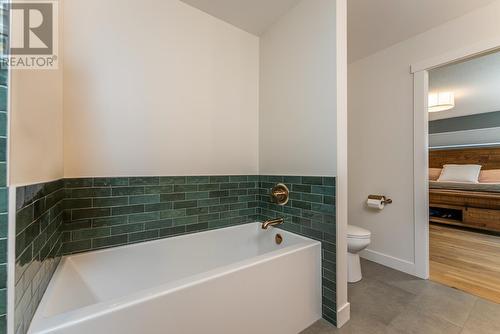 2818 Links Drive, Prince George, BC - Indoor Photo Showing Bathroom