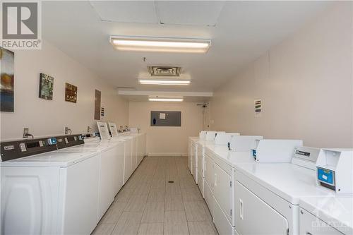 475 Laurier Avenue W Unit#1005, Ottawa, ON - Indoor Photo Showing Laundry Room