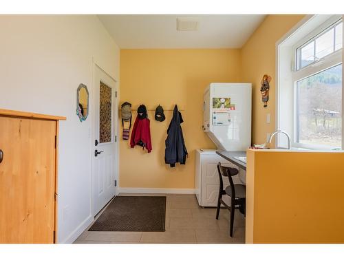 2346 Upper Glade Road, Glade, BC - Indoor Photo Showing Other Room