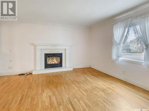 828 Temperance Street, Saskatoon, SK - Indoor Photo Showing Living Room With Fireplace