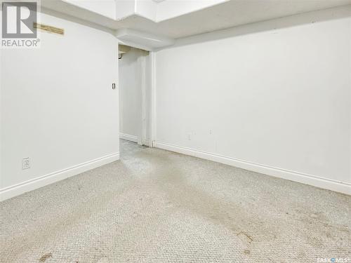 828 Temperance Street, Saskatoon, SK - Indoor Photo Showing Laundry Room