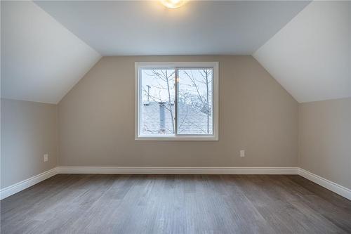 4 East 44Th Street, Hamilton, ON - Indoor Photo Showing Other Room