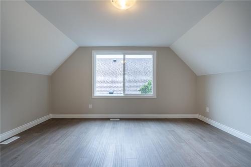 4 East 44Th Street, Hamilton, ON - Indoor Photo Showing Other Room