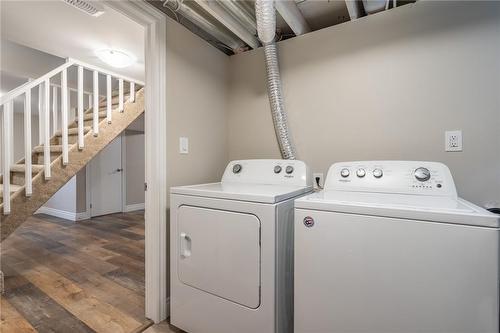 4 East 44Th Street, Hamilton, ON - Indoor Photo Showing Laundry Room