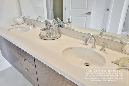 87 Aquasanta Crescent, Hamilton, ON - Indoor Photo Showing Bathroom
