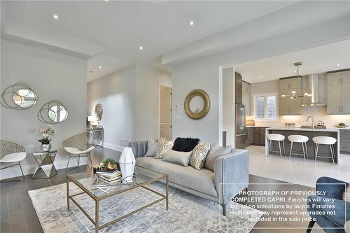87 Aquasanta Crescent, Hamilton, ON - Indoor Photo Showing Living Room