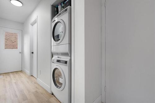 39 Pheasant Place, Hamilton, ON - Indoor Photo Showing Laundry Room