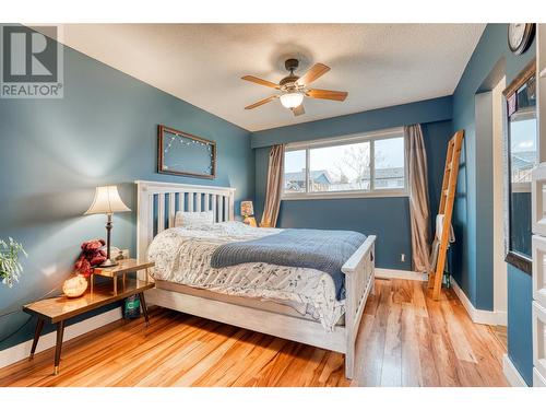 122 Woodlands Place, Penticton, BC - Indoor Photo Showing Bedroom
