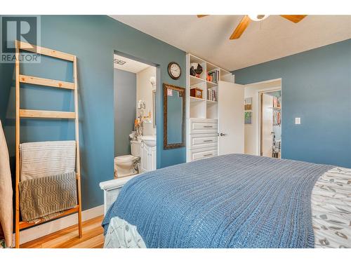 122 Woodlands Place, Penticton, BC - Indoor Photo Showing Bedroom