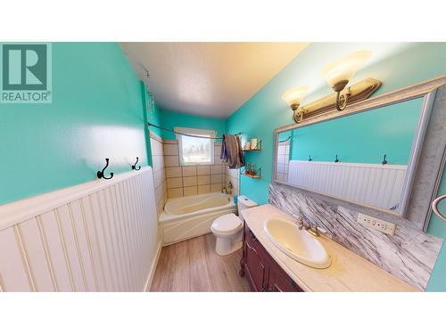 1816 Cypress Road, Quesnel, BC - Indoor Photo Showing Bathroom