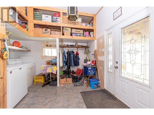 3049 Hornsberger Road, Salmon Arm, BC - Indoor Photo Showing Laundry Room