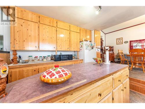 3049 Hornsberger Road, Salmon Arm, BC - Indoor