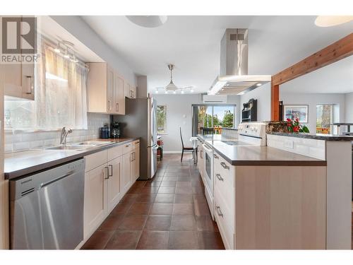 715 Lowe Drive, Cawston, BC - Indoor Photo Showing Kitchen With Double Sink