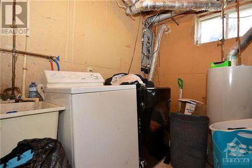 68 Princess Street, Carleton Place, ON - Indoor Photo Showing Laundry Room