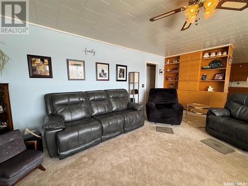 Crescent 425 Corofin Crescent, Sturgis, SK - Indoor Photo Showing Living Room