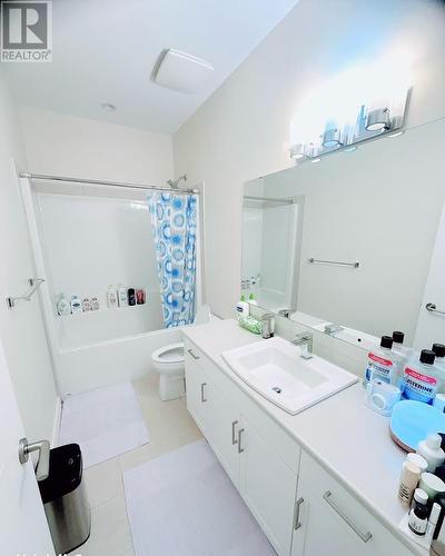 1102 Cameron Avenue Unit# 26, Kelowna, BC - Indoor Photo Showing Bathroom