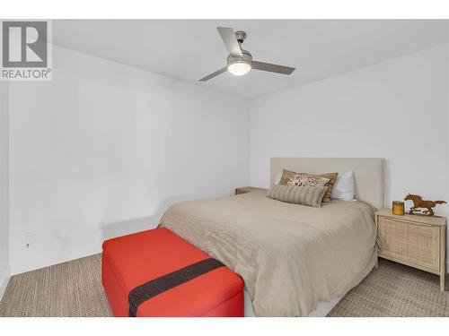 2900 Abbott Street Unit# 104, Kelowna, BC - Indoor Photo Showing Bedroom