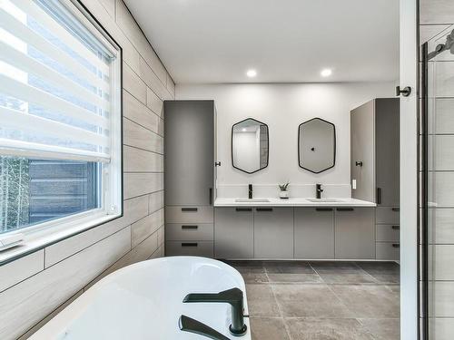 Salle de bains - 5099 Ch. Renaud, Sainte-Agathe-Des-Monts, QC - Indoor Photo Showing Bathroom