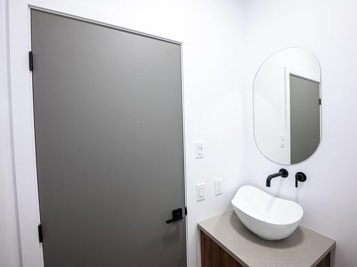 Salle d'eau - 21 Rue Des Trembles, Saint-Jean-Sur-Richelieu, QC - Indoor Photo Showing Bathroom