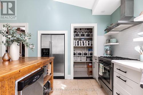 93 Ontario Street, Bracebridge, ON - Indoor Photo Showing Kitchen