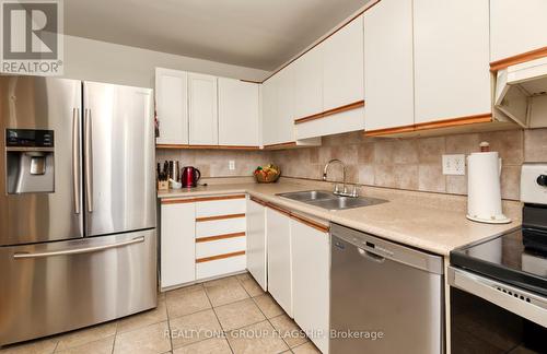 38 - 2200 Glenwood School Drive, Burlington, ON - Indoor Photo Showing Kitchen With Double Sink