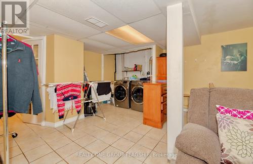 #38 -2200 Glenwood School Dr, Burlington, ON - Indoor Photo Showing Laundry Room