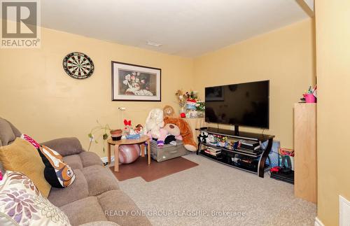 #38 -2200 Glenwood School Dr, Burlington, ON - Indoor Photo Showing Living Room