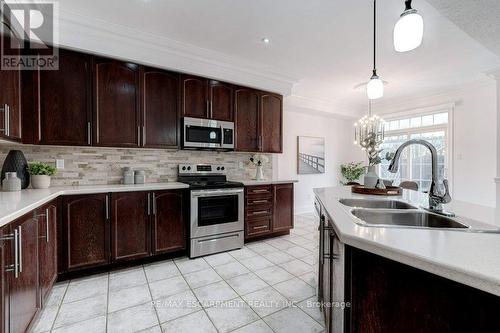68 Millhouse Mews, Brampton, ON - Indoor Photo Showing Kitchen With Double Sink