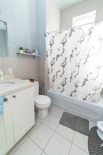 49 Victoria Avenue S, Hamilton, ON - Indoor Photo Showing Bathroom