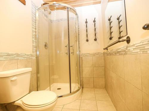 4598 Cedar Hill Road, Out Of District, BC - Indoor Photo Showing Bathroom