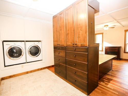 4598 Cedar Hill Road, Out Of District, BC - Indoor Photo Showing Laundry Room