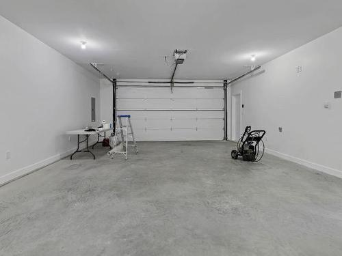 2248 Valleyview Drive, Kamloops, BC - Indoor Photo Showing Garage