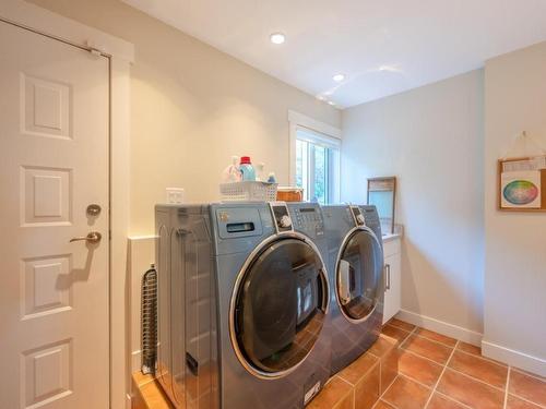 2356 Gammon Road, Naramata, BC - Indoor Photo Showing Laundry Room