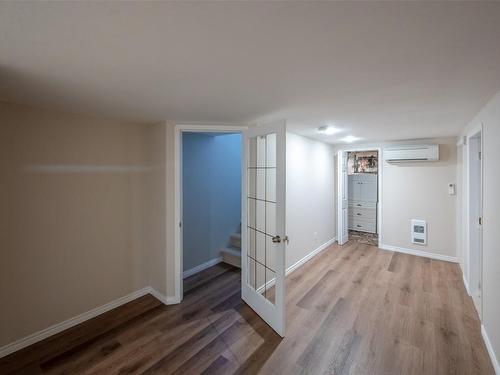 564 Papineau Street, Penticton, BC - Indoor Photo Showing Other Room