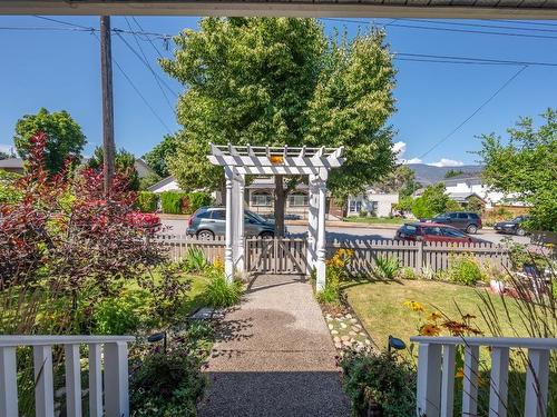 564 Papineau Street, Penticton, BC - Outdoor