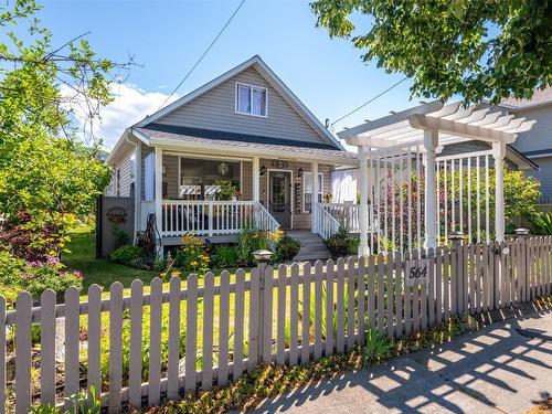564 Papineau Street, Penticton, BC - Outdoor With Deck Patio Veranda