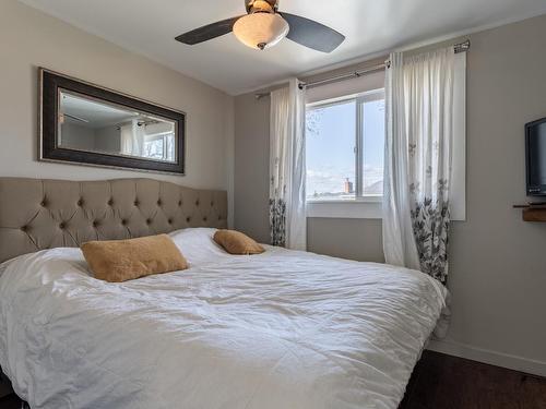 727 Jones Street, Kelowna, BC - Indoor Photo Showing Bedroom