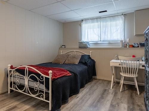 727 Jones Street, Kelowna, BC - Indoor Photo Showing Bedroom