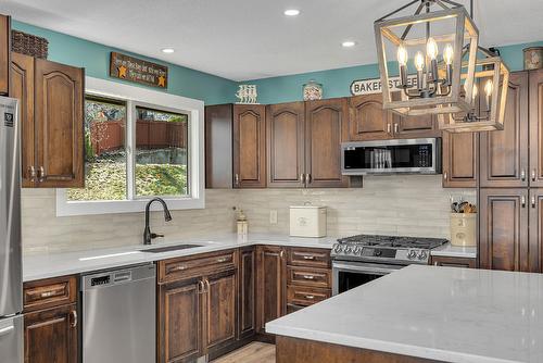 10391 Monte Bella Road, Lake Country, BC - Indoor Photo Showing Kitchen