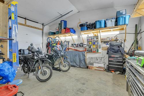 10391 Monte Bella Road, Lake Country, BC - Indoor Photo Showing Garage