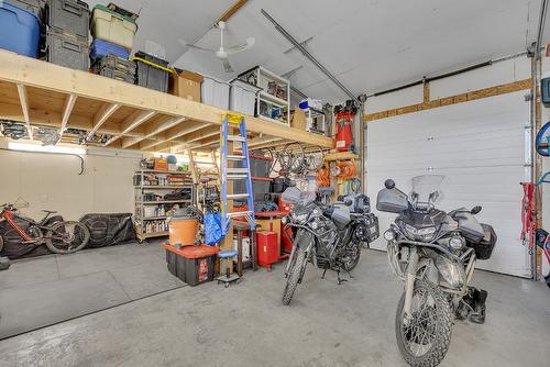 10391 Monte Bella Road, Lake Country, BC - Indoor Photo Showing Garage